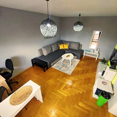 Xo Apartman Sremska Mitrovica Exterior foto